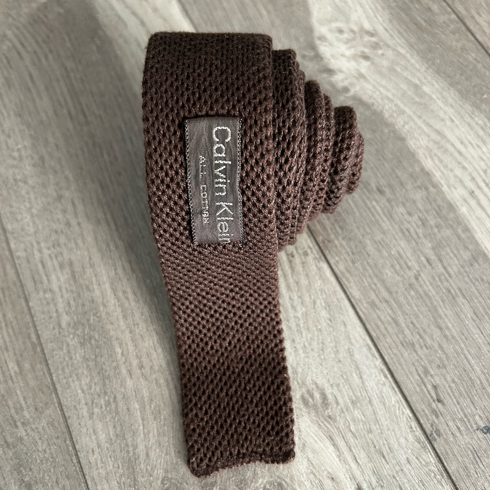 Rare vintage knit Calvin Klein tie - brown